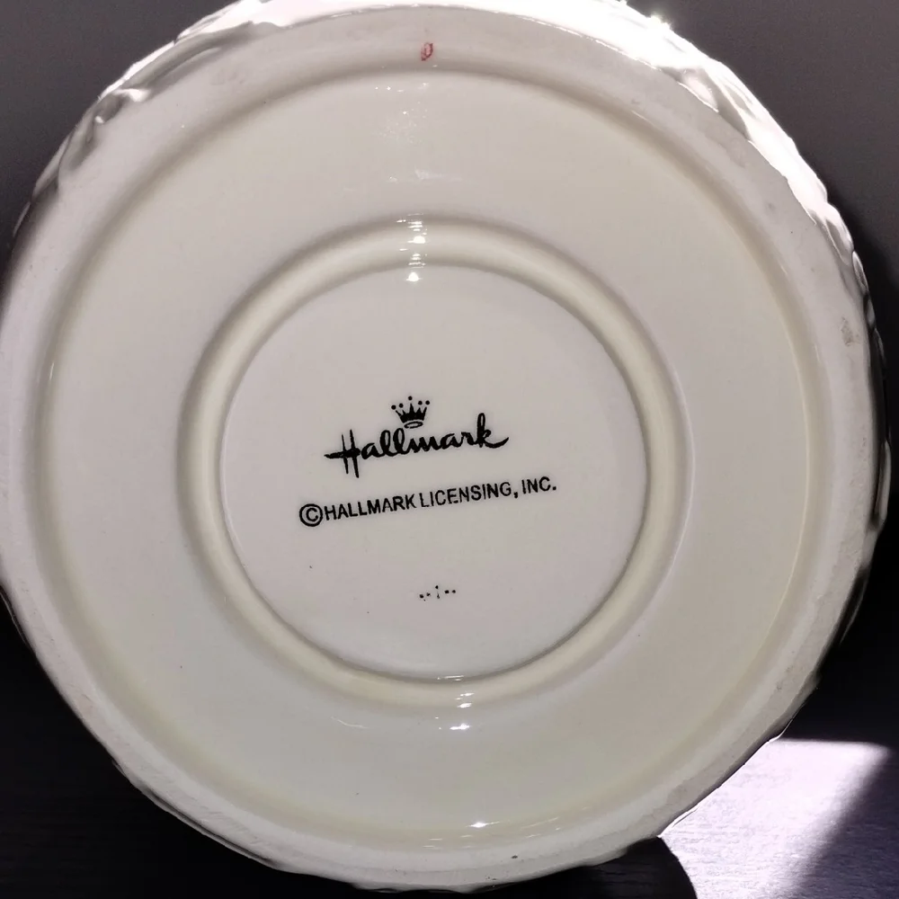 Hallmark Cream Candle Wax Melts Holder - Picture 2 of 4